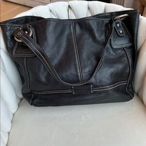 The Sak Elegant Black Leather Tote Bag